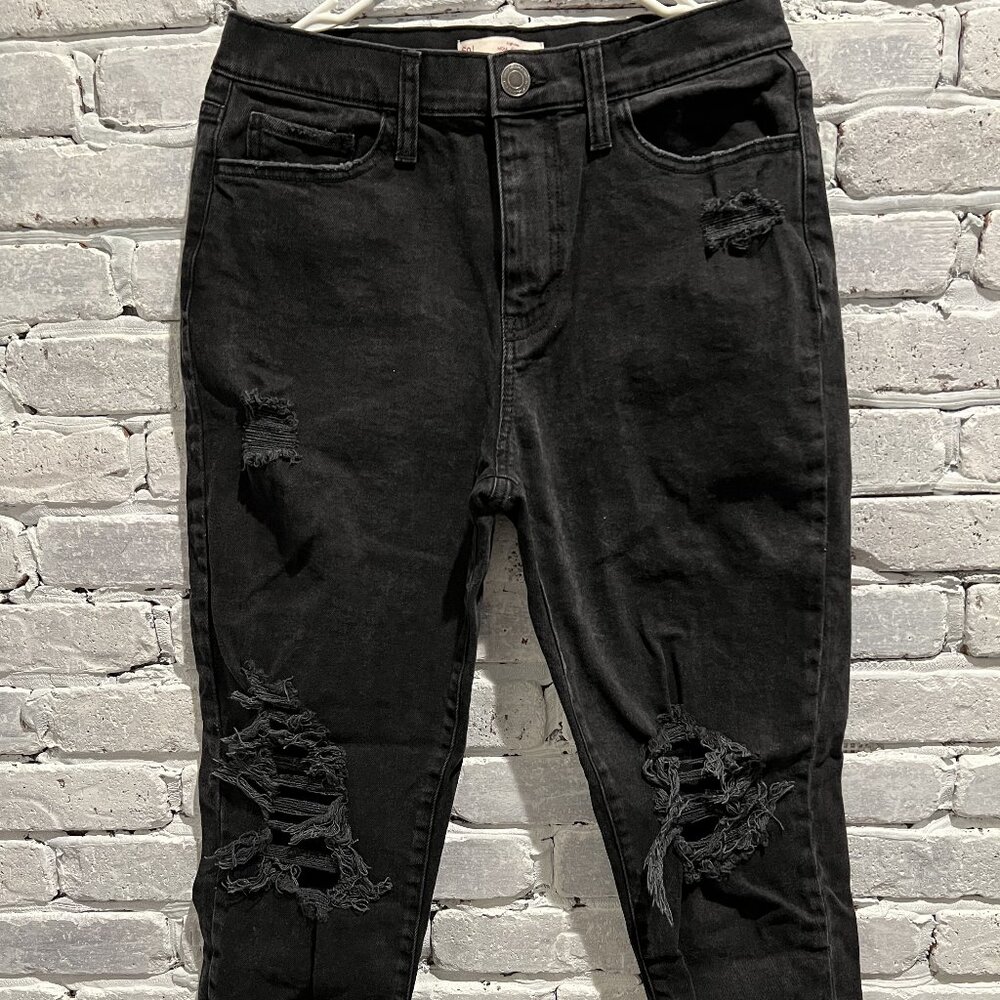 SO Brand Mom (high rise) Distressed Jeans size 9/29 FREE SHIPPING